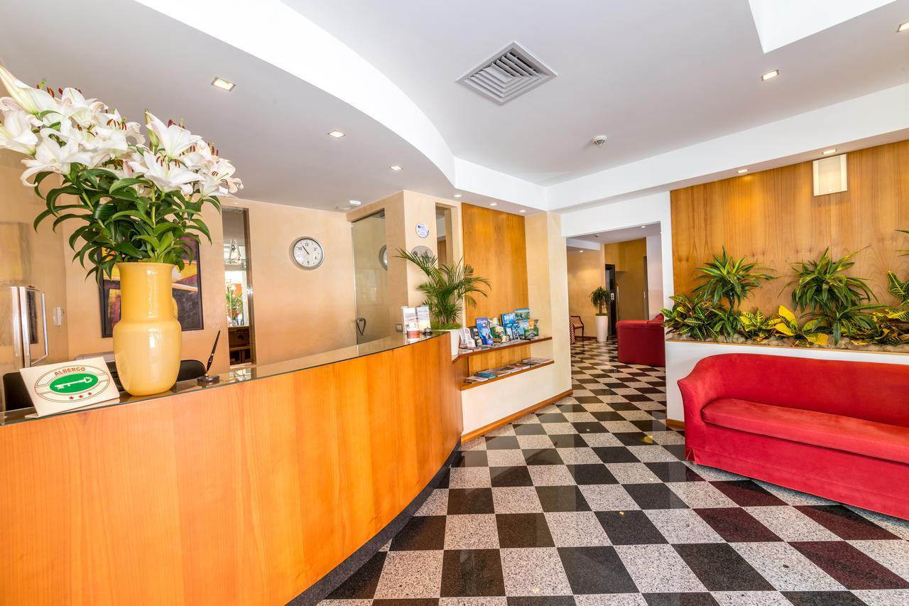 Hotel Villa Gioiosa Лідо-ді-Єзоло Екстер'єр фото