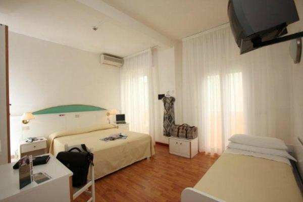 Hotel Villa Gioiosa Лідо-ді-Єзоло Екстер'єр фото